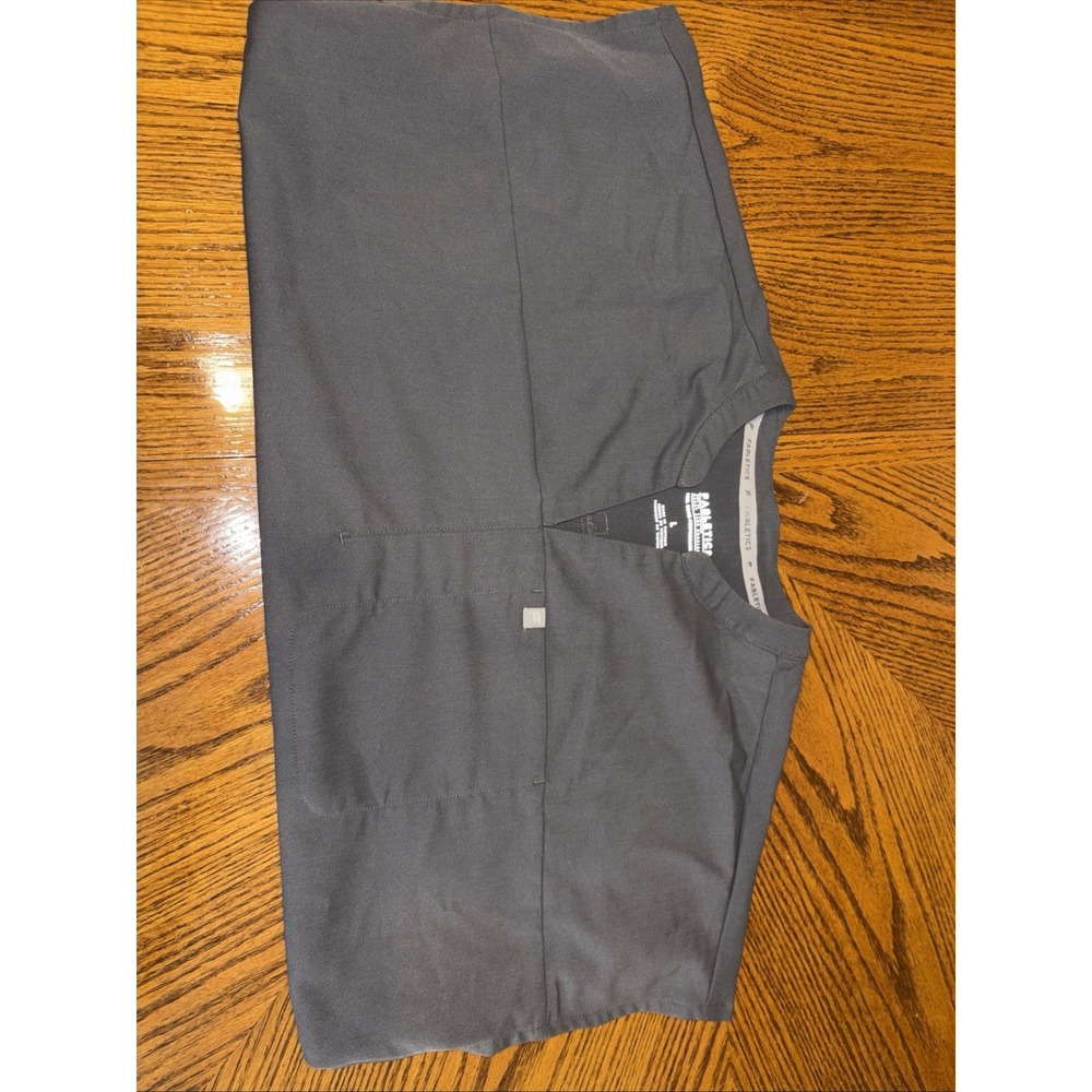 Fabletics Evolve 3-Pocket Scrub Top Gray Comfy Lightweight Nurse